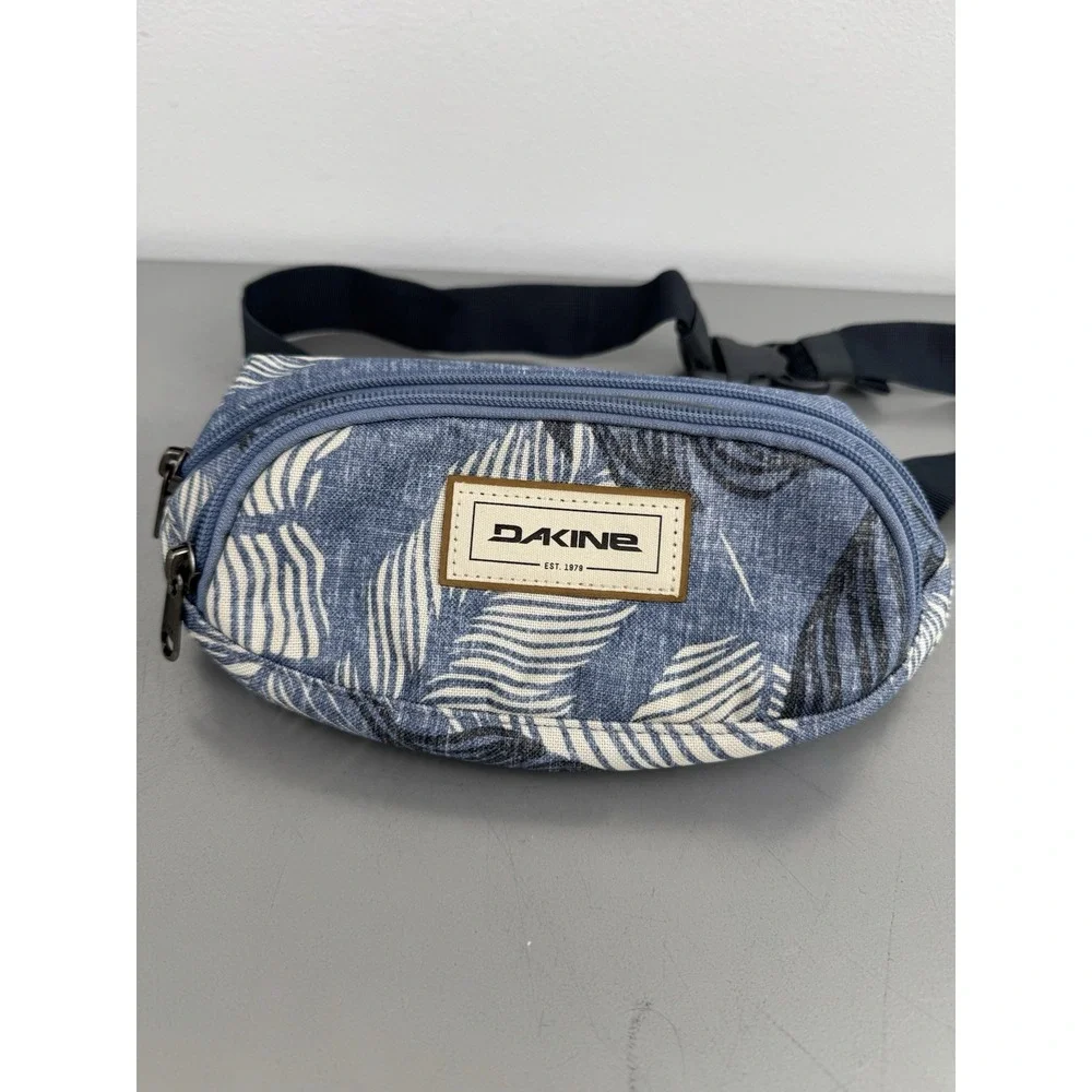 Dakine blue floral